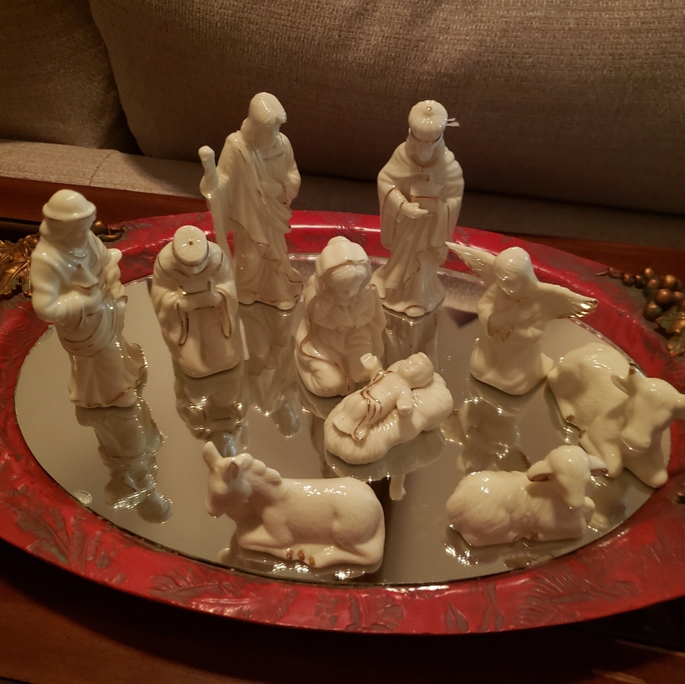 Set of ten mini figuries of Mary and Wisemen.